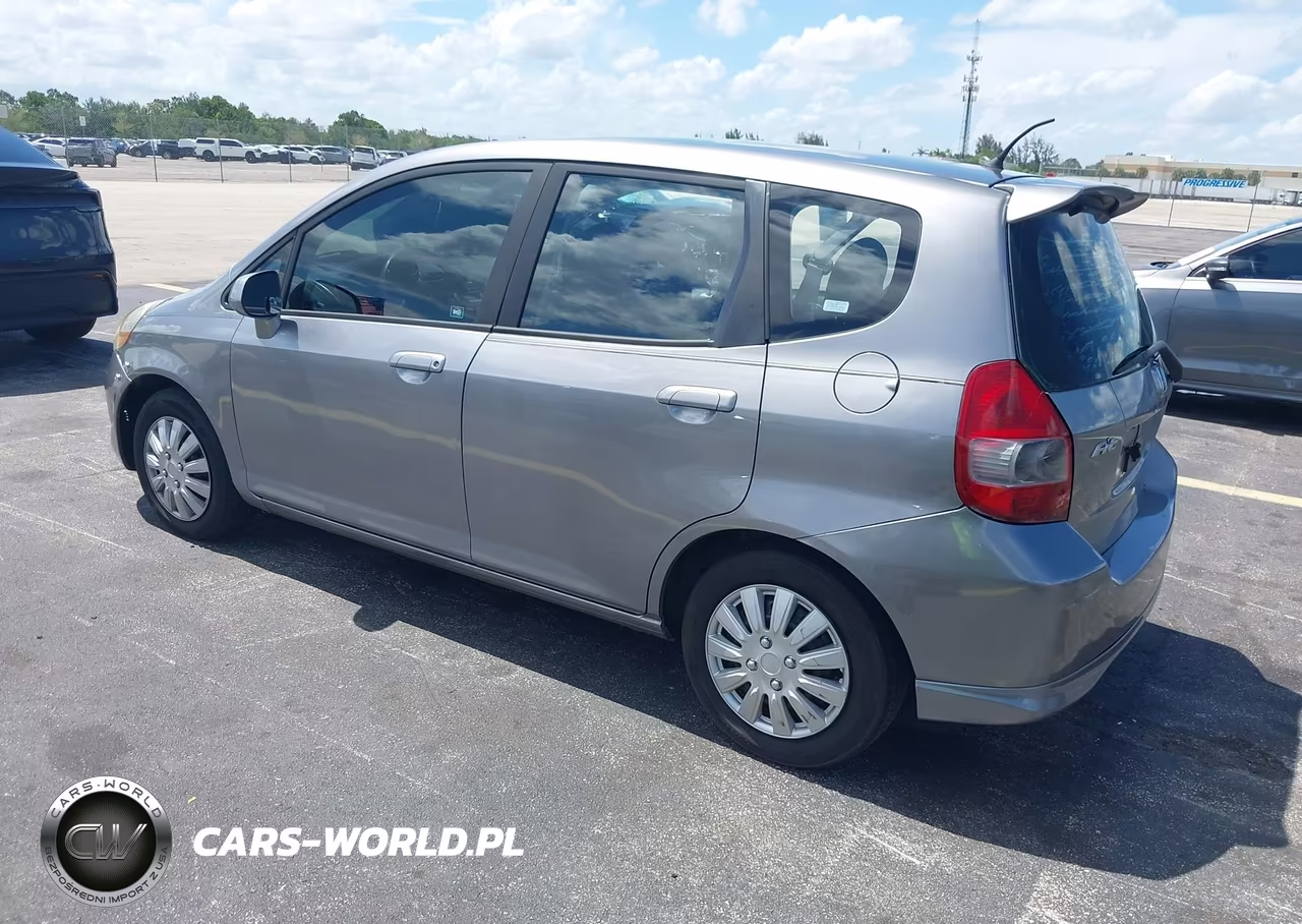 2008 Honda Fit VIN:JHMGD38418S061643 - 3