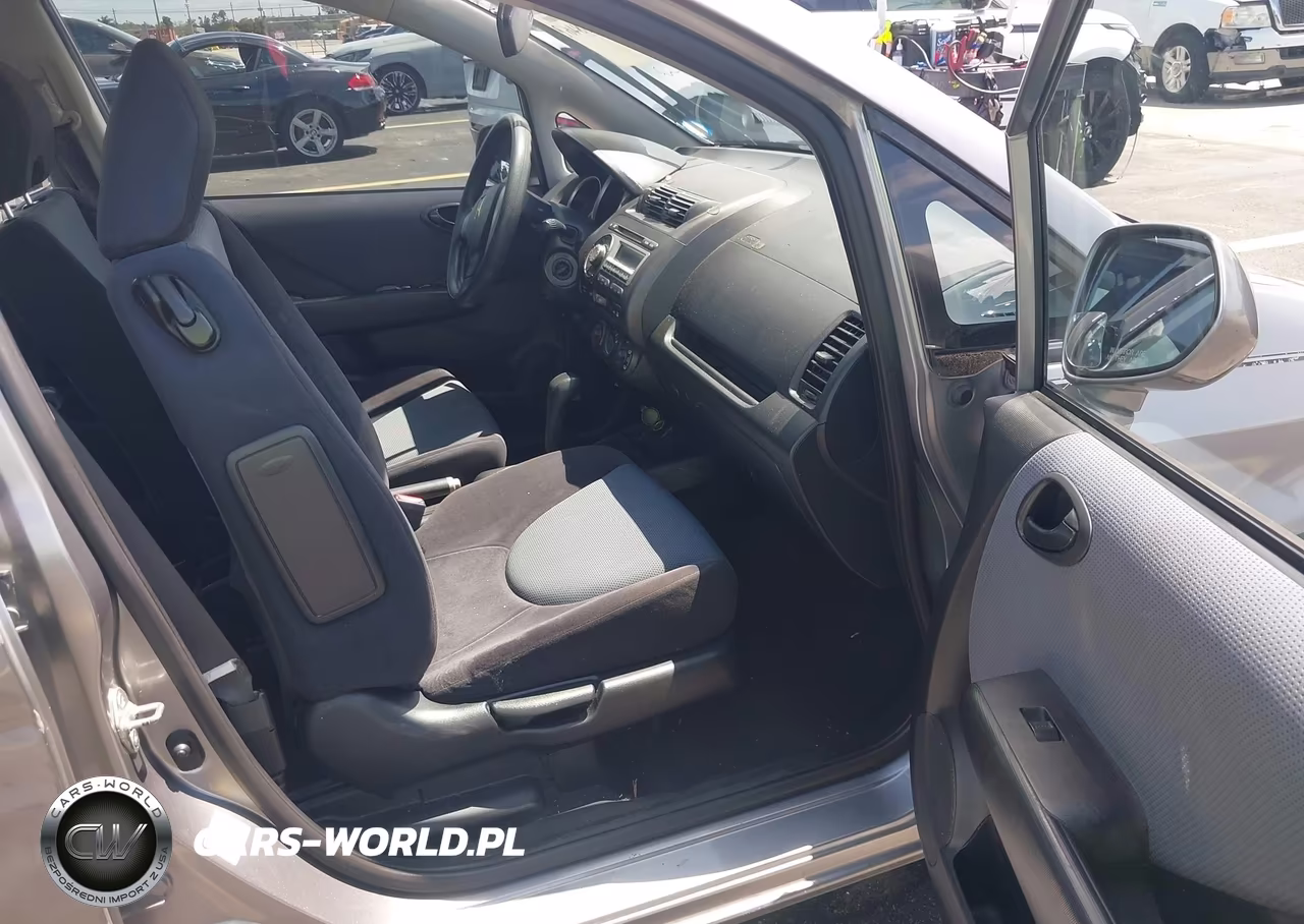 2008 Honda Fit VIN:JHMGD38418S061643 - 5