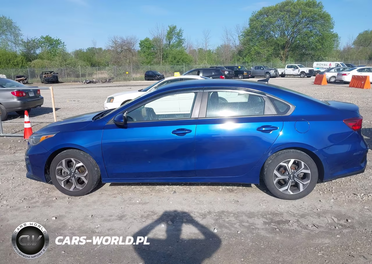 2019 Kia Forte Lxs VIN:3KPF24AD4KE076246 - 15
