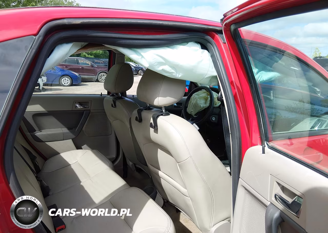 2008 Ford Focus Ses VIN:1FAHP35NX8W143623 - 8