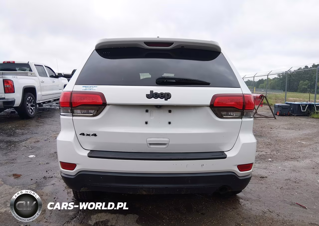 2015 Jeep Grand Cherokee Laredo VIN:1C4RJEAG7FC759538 - 17