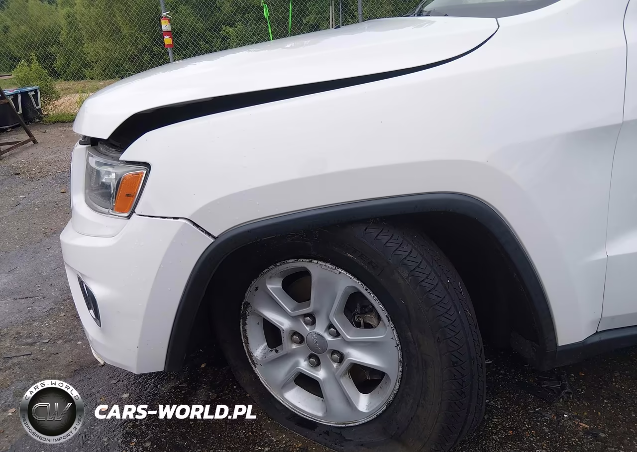2015 Jeep Grand Cherokee Laredo VIN:1C4RJEAG7FC759538 - 18