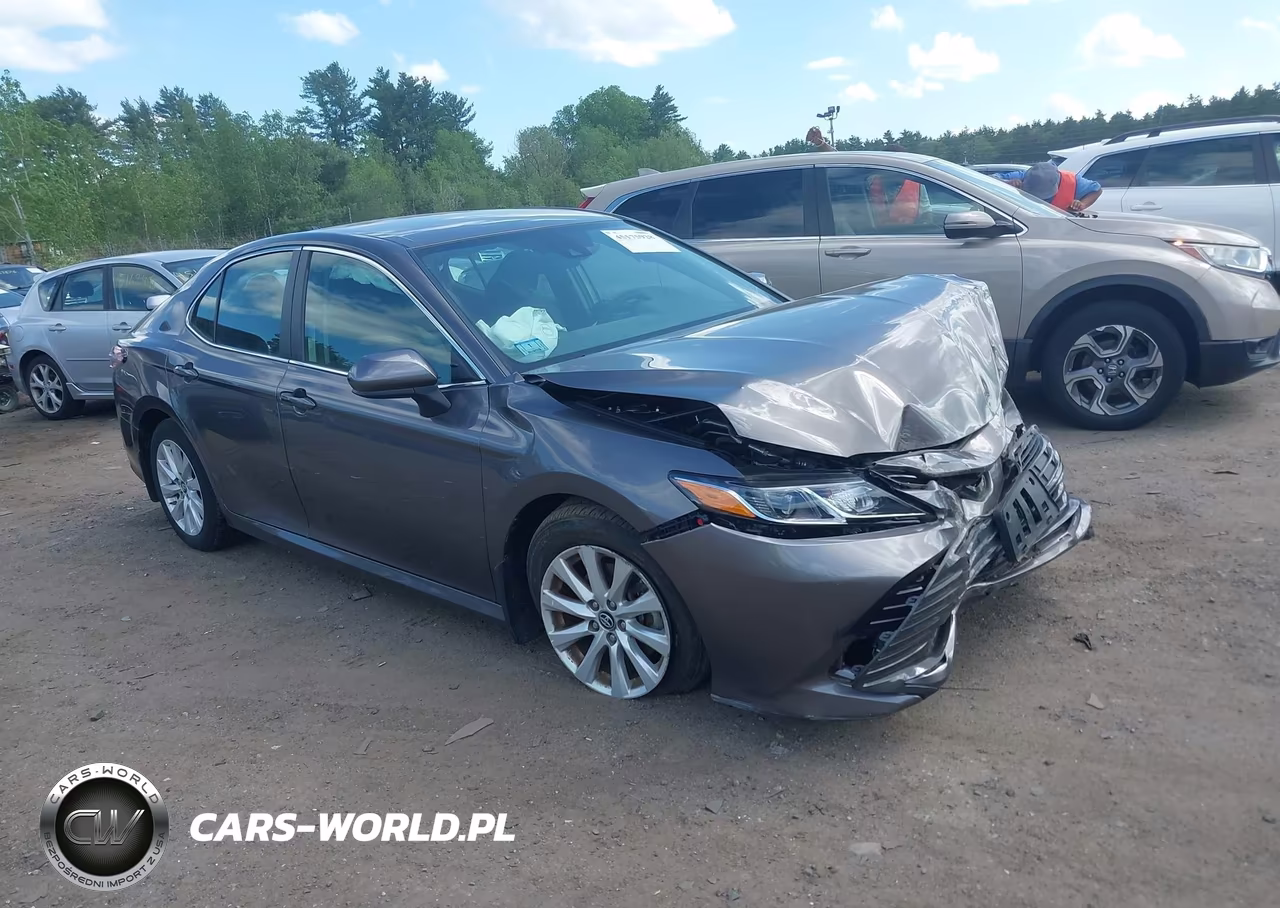 2019 Toyota Camry Le – zdjęcie 1 z 16