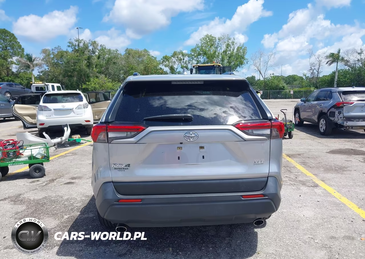 2020 Toyota Rav4 Xle VIN:JTMW1RFV2LJ018500 - 16