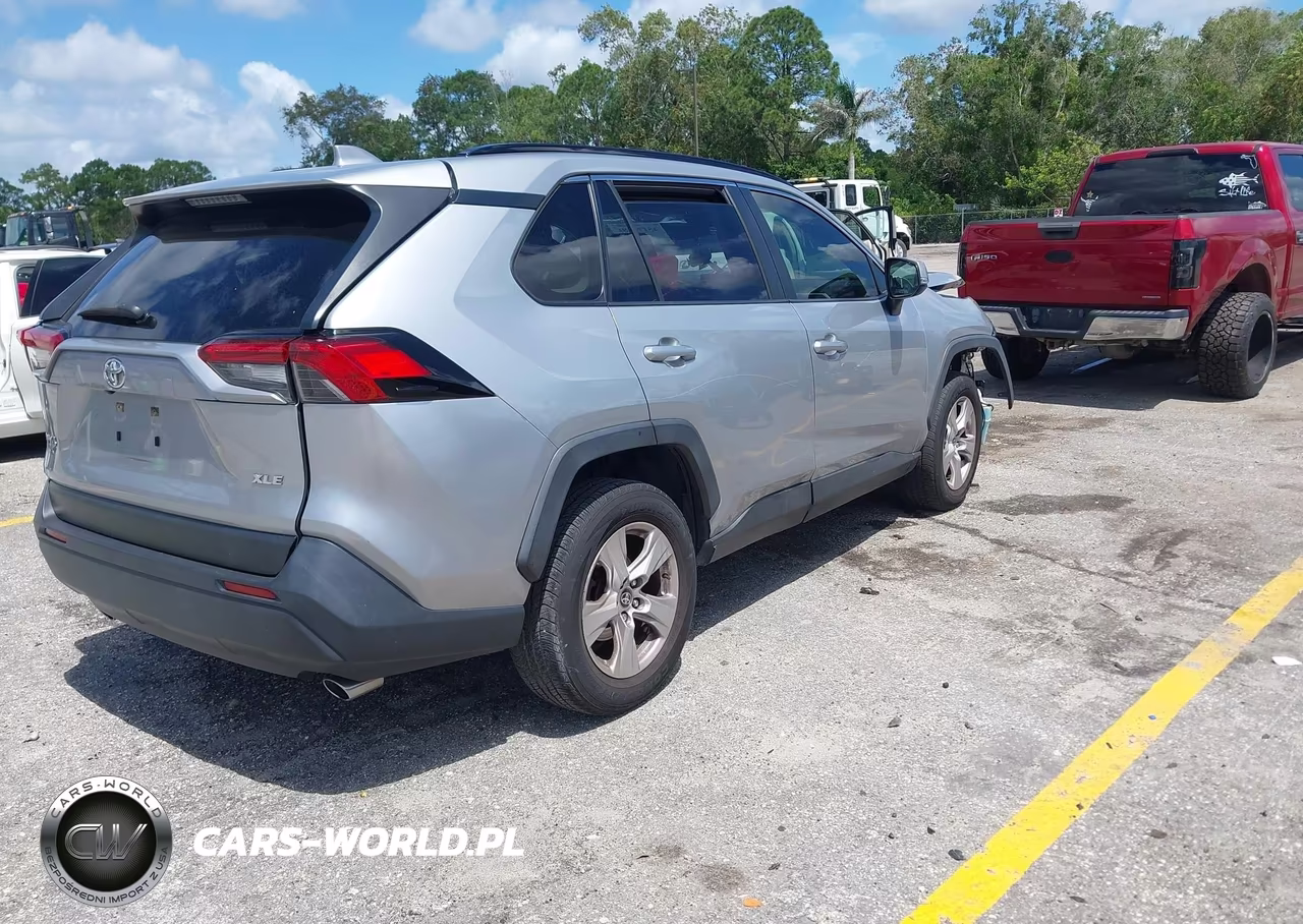 2020 Toyota Rav4 Xle VIN:JTMW1RFV2LJ018500 - 4