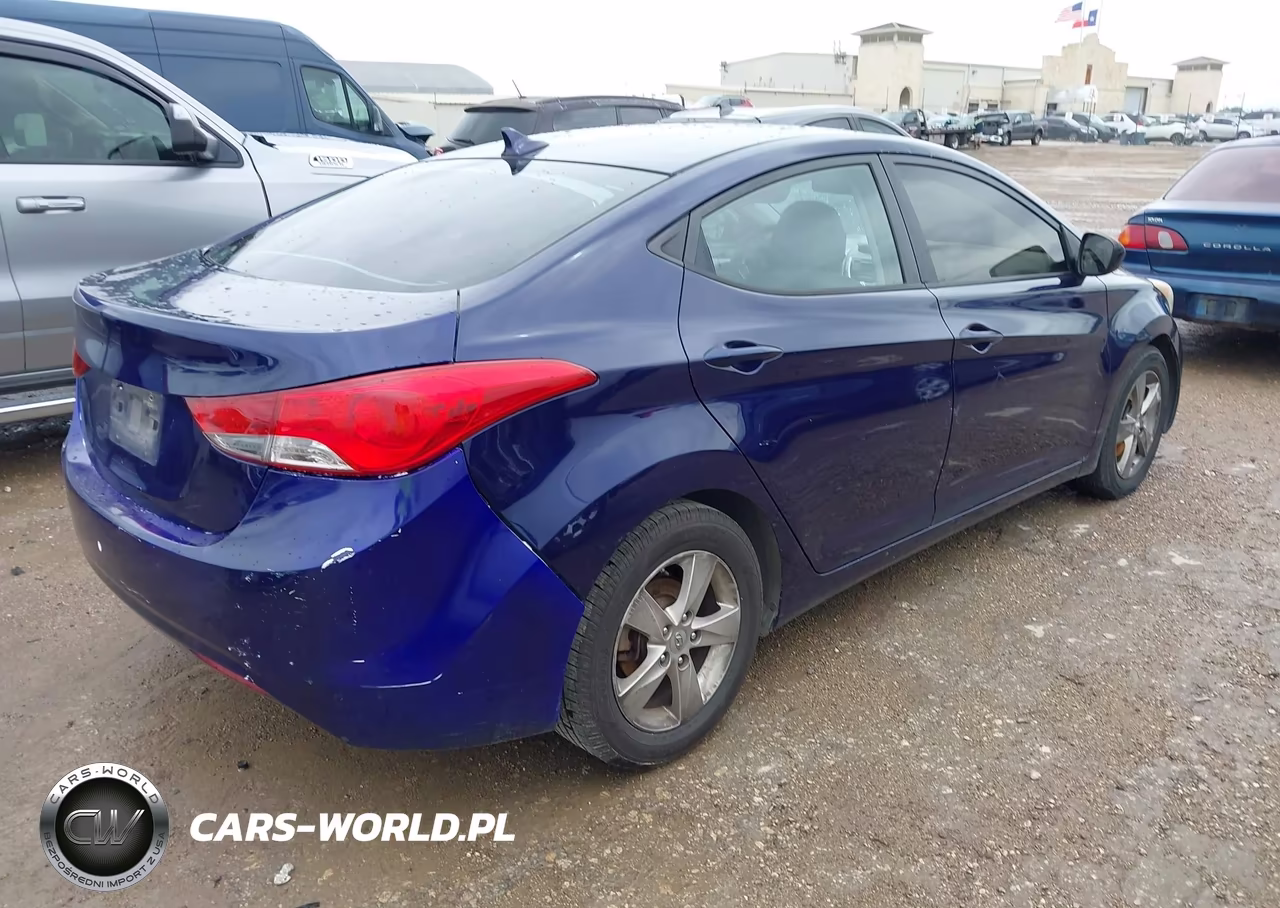 2011 Hyundai Elantra Gls VIN:5NPDH4AE5BH058722 - 4