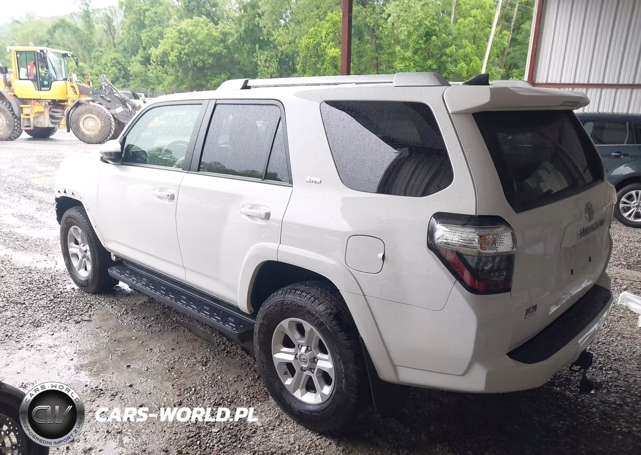 2018 Toyota 4Runner Sr5 VIN:JTEBU5JR8J5592805 - 3