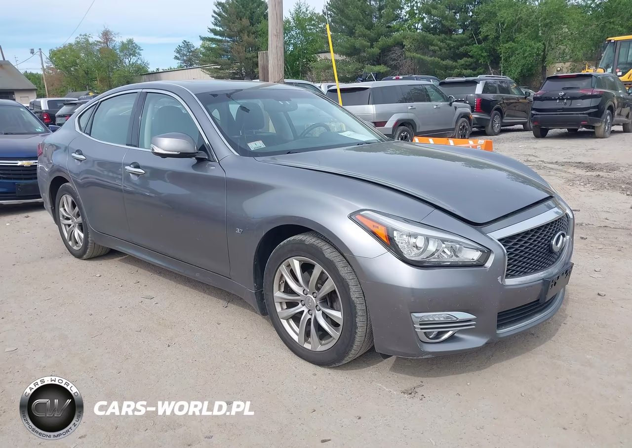 2018 Infiniti Q70 3.7X Luxe