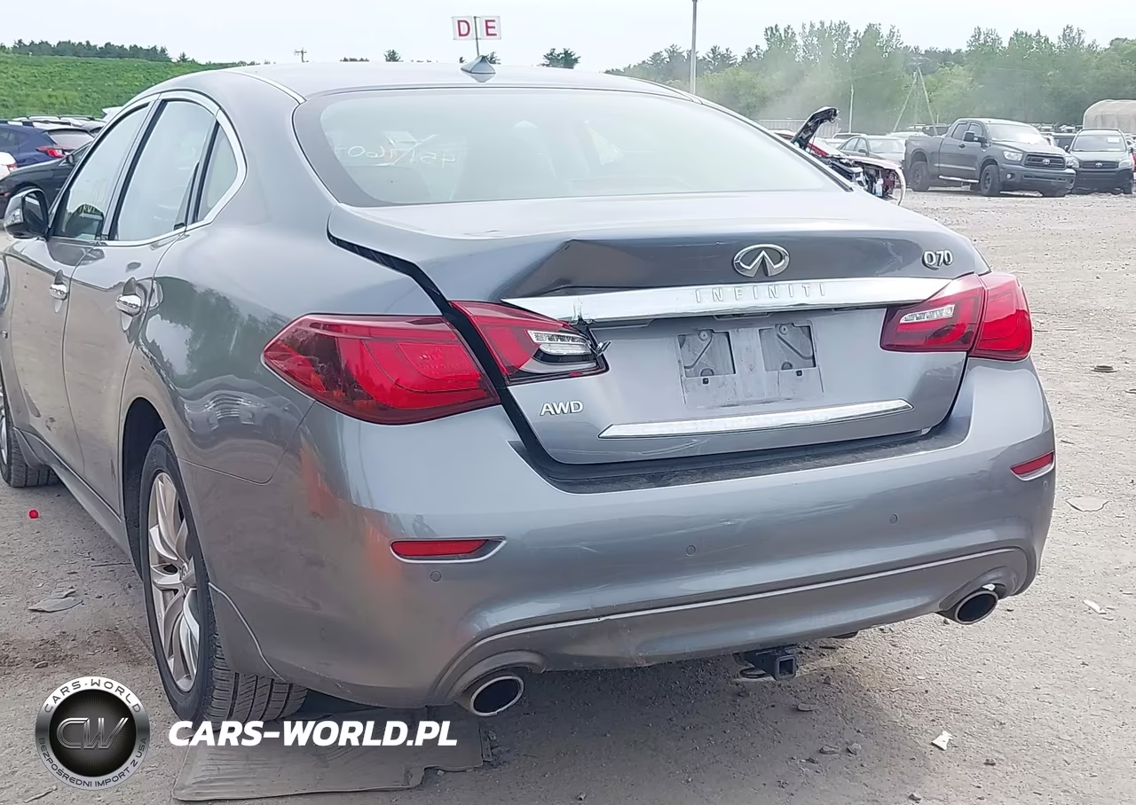2018 Infiniti Q70 3.7X Luxe VIN:JN1BY1AR1JM220619 - 6