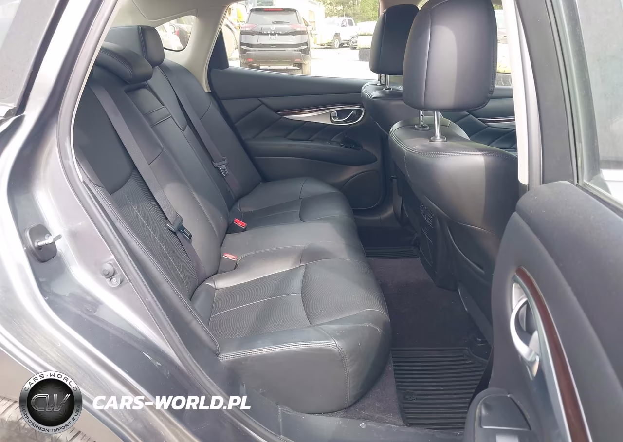 2018 Infiniti Q70 3.7X Luxe VIN:JN1BY1AR1JM220619 - 8