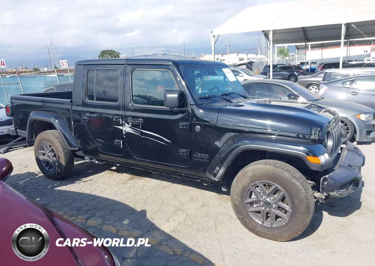 2025 Jeep Gladiator Sport S VIN:1C6PJTAG4SL551999 - 13