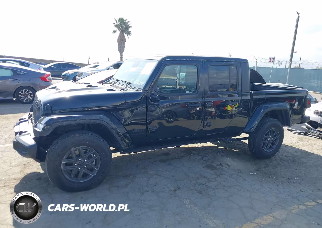 2025 Jeep Gladiator Sport S VIN:1C6PJTAG4SL551999 - 14