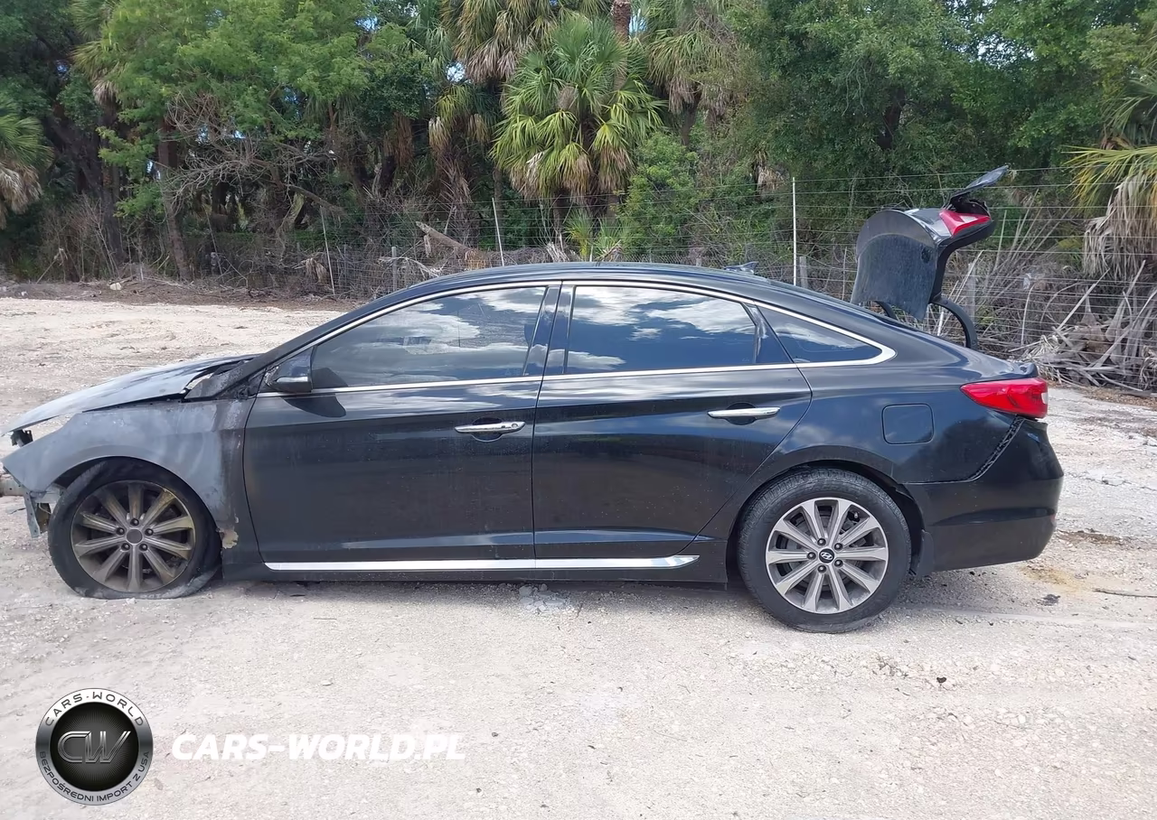2016 Hyundai Sonata Limited VIN:5NPE34AF6GH422875 - 13