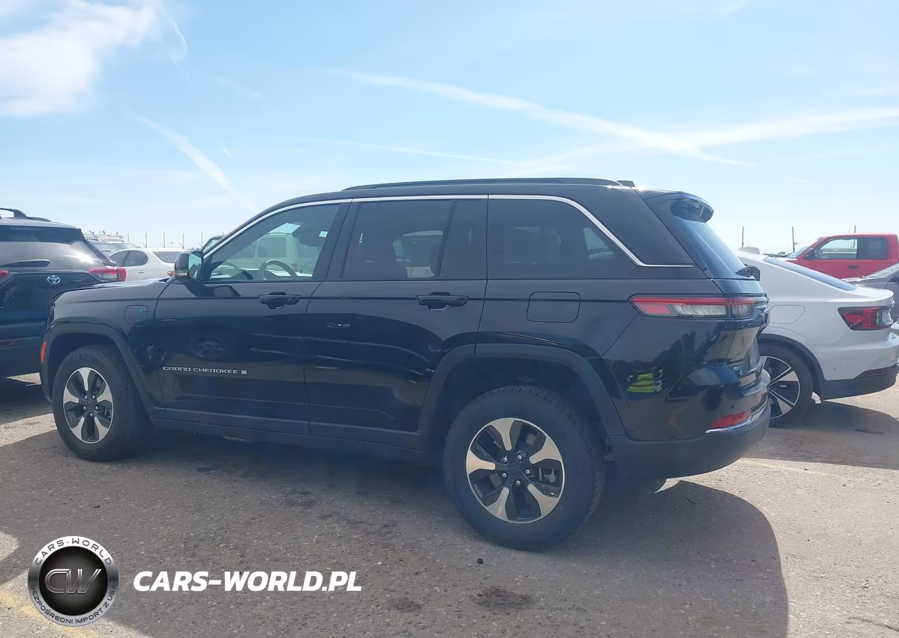 2024 Jeep Grand Cherokee 4Xe VIN:1C4RJYB60R8516961 - 14