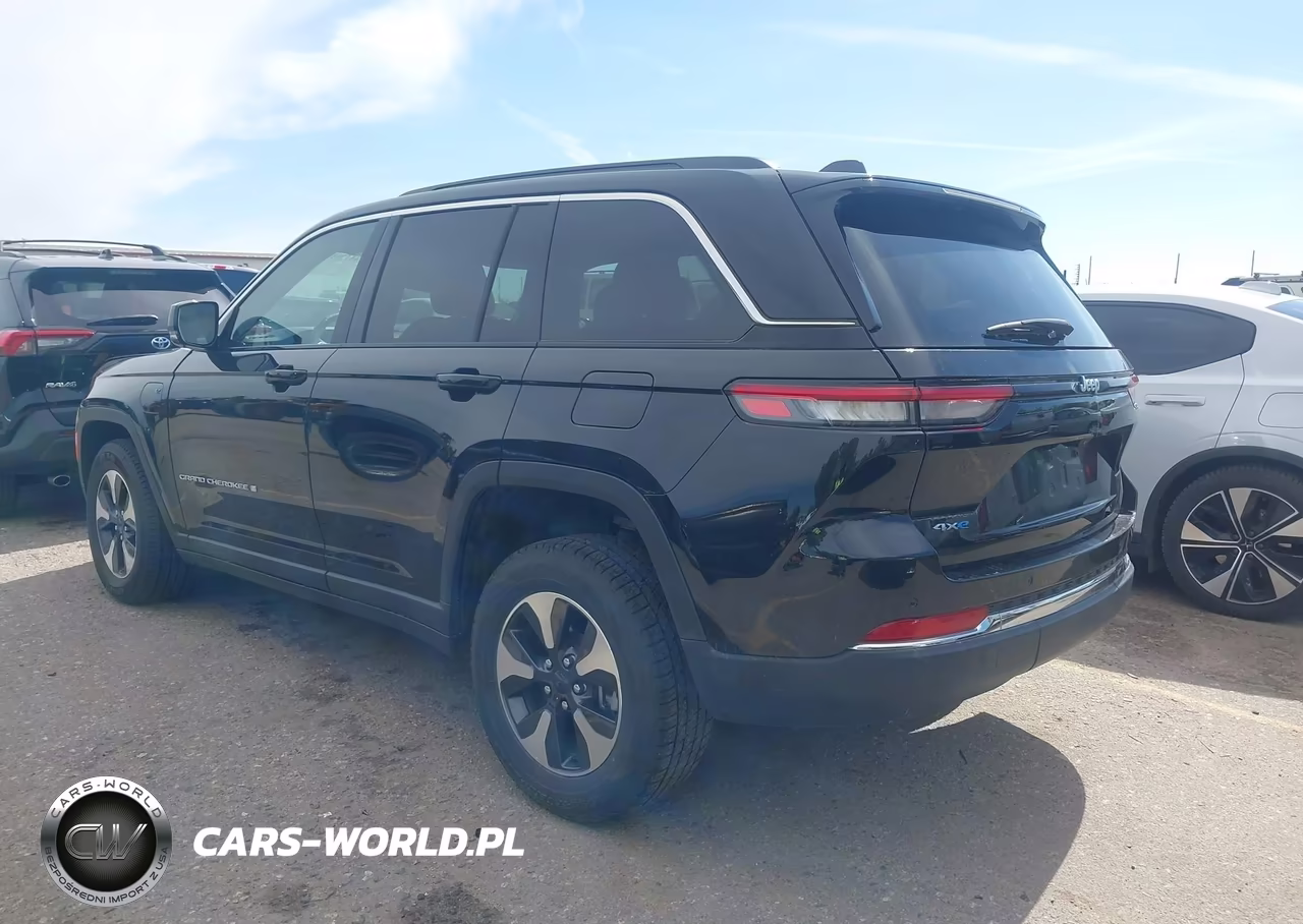 2024 Jeep Grand Cherokee 4Xe VIN:1C4RJYB60R8516961 - 3
