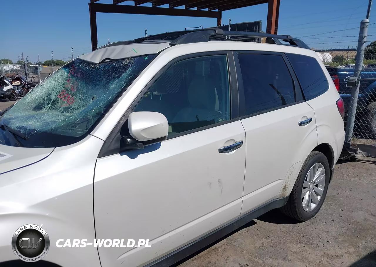 2013 Subaru Forester 2.5X Premium VIN:JF2SHADC7DG408487 - 14