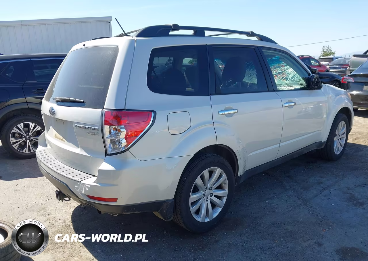 2013 Subaru Forester 2.5X Premium VIN:JF2SHADC7DG408487 - 4