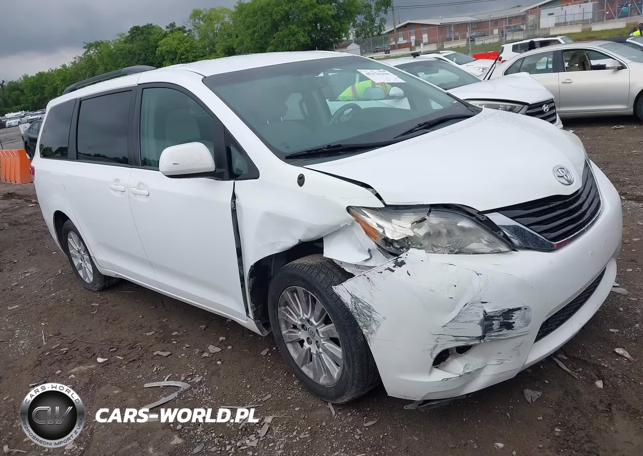 2014 Toyota Sienna Le 7 Passenger – zdjęcie 1 z 16