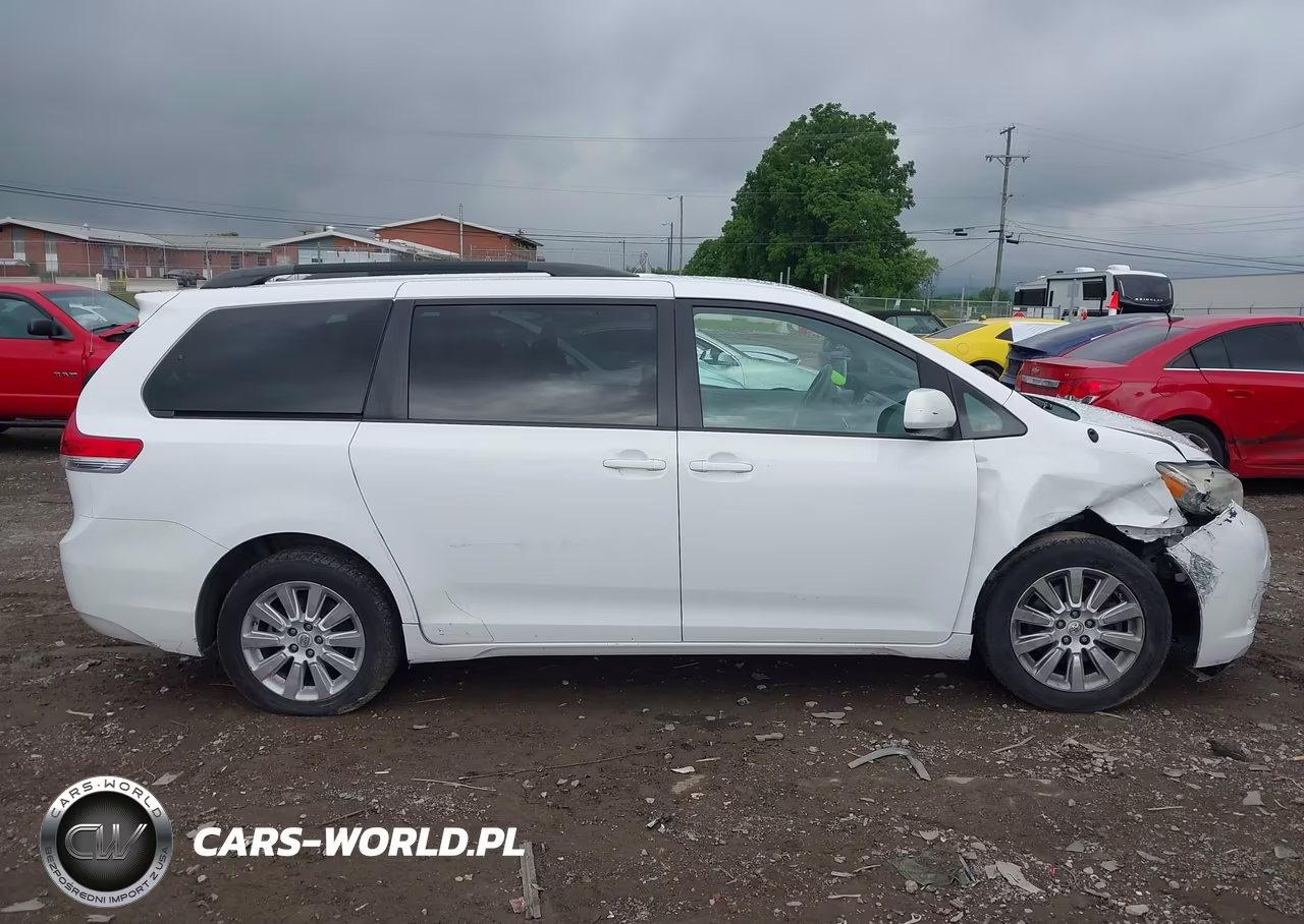 2014 Toyota Sienna Le 7 Passenger VIN:5TDJK3DC5ES077262 - 13