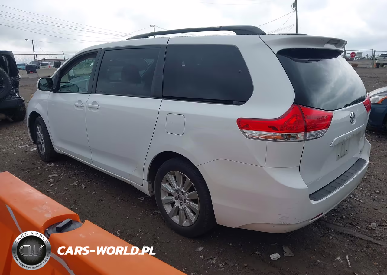 2014 Toyota Sienna Le 7 Passenger VIN:5TDJK3DC5ES077262 - 3