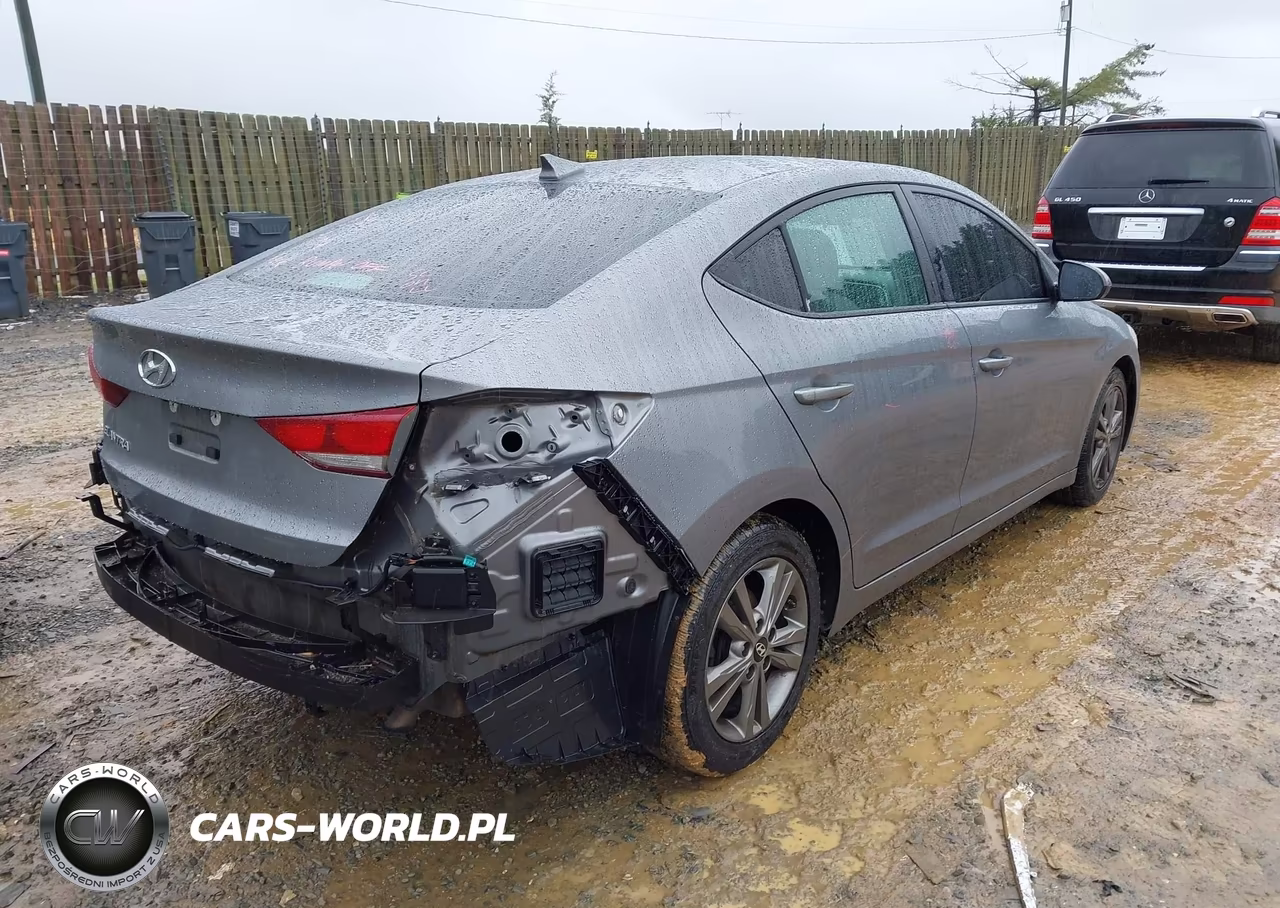 2018 Hyundai Elantra Sel VIN:5NPD84LF0JH296417 - 4