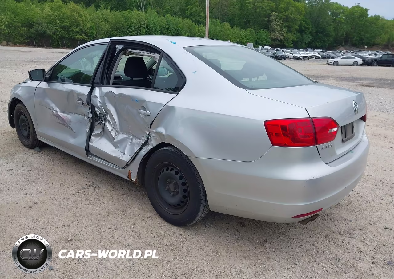 2013 Volkswagen Jetta 2.0L S VIN:3VW2K7AJXDM264555 - 3