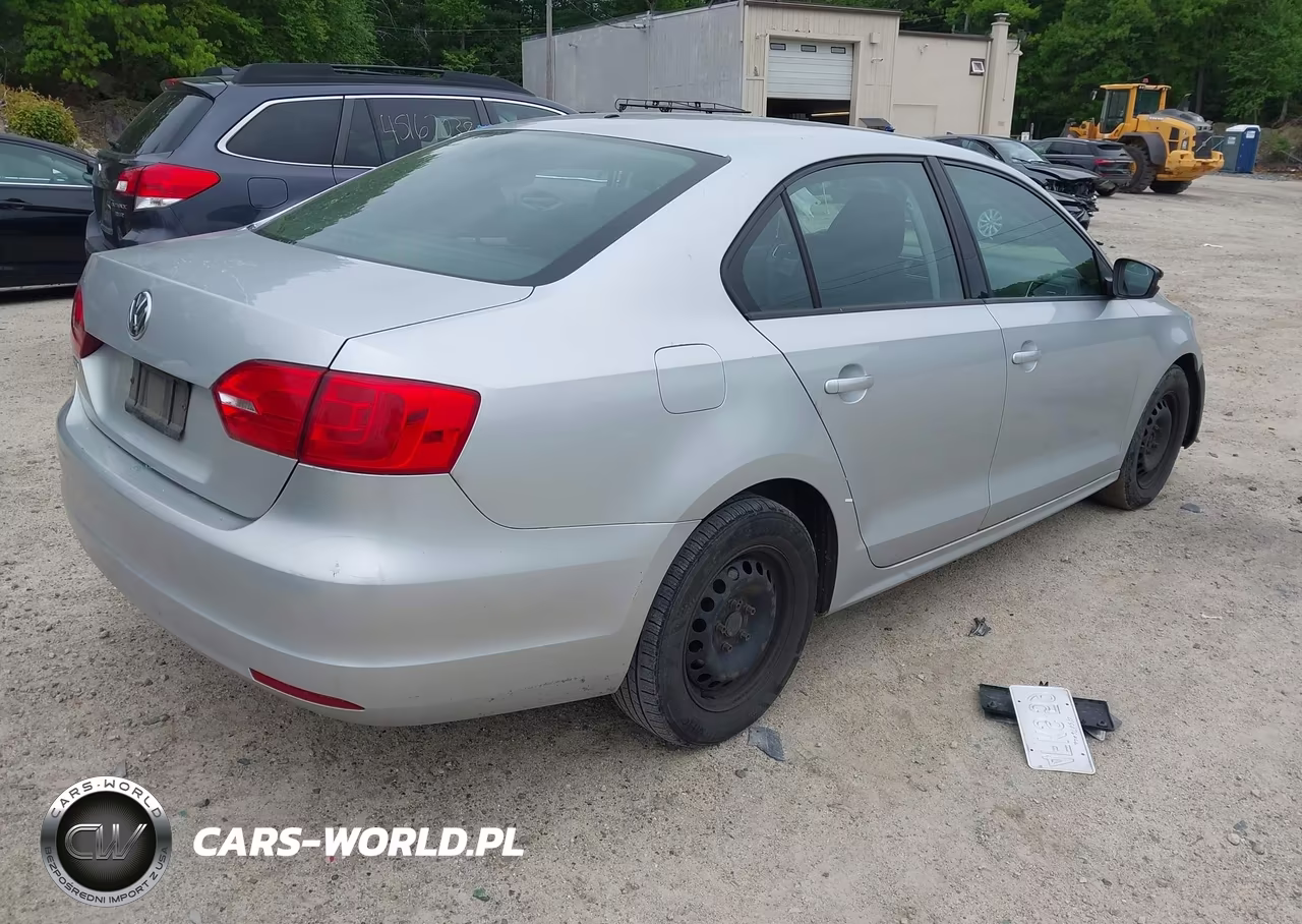 2013 Volkswagen Jetta 2.0L S VIN:3VW2K7AJXDM264555 - 4
