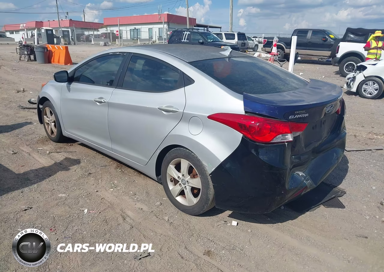 2013 Hyundai Elantra Gls VIN:KMHDH4AE1DU844862 - 3