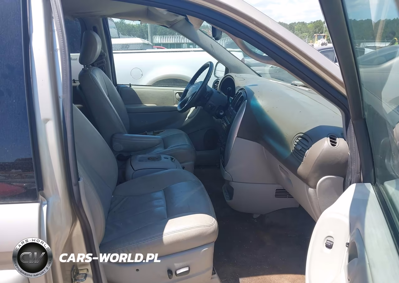 2005 Chrysler Town & Country Touring VIN:2C4GP54L95R313685 - 5