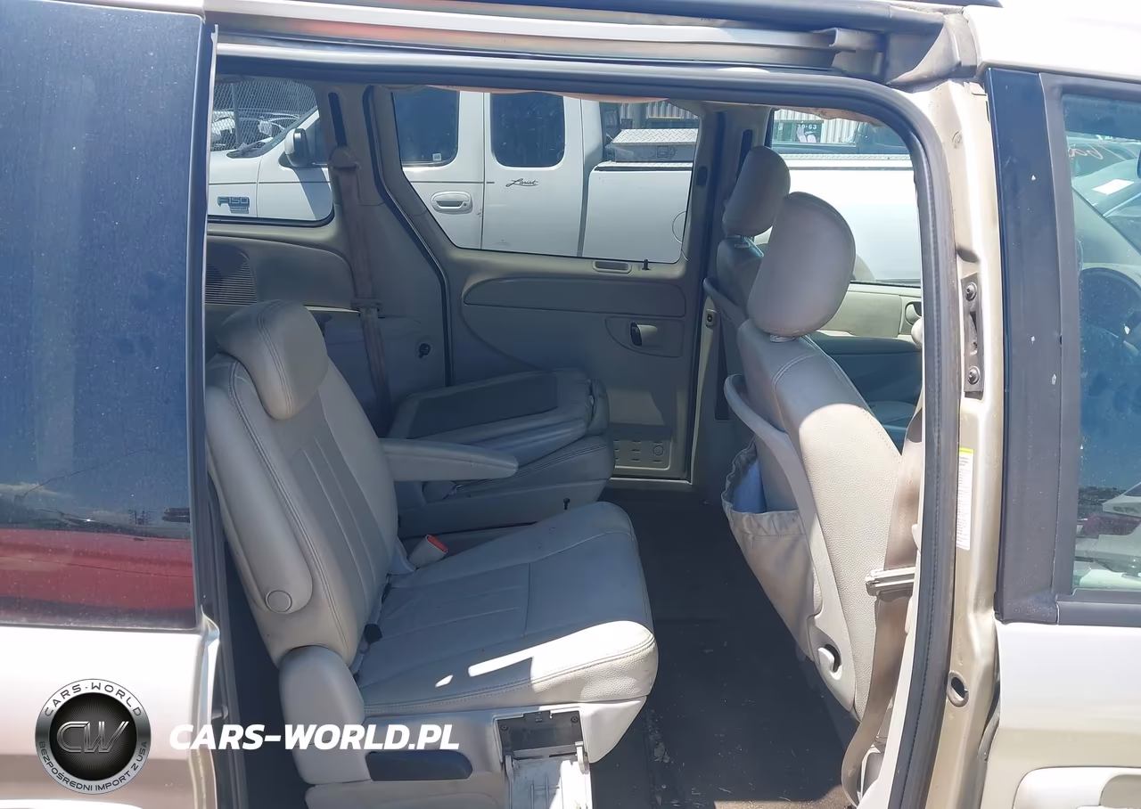 2005 Chrysler Town & Country Touring VIN:2C4GP54L95R313685 - 8