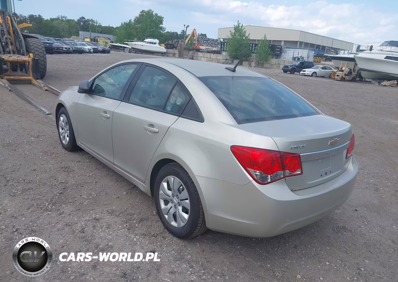 2014 Chevrolet Cruze Ls Auto VIN:1G1PA5SH7E7220447 - 3