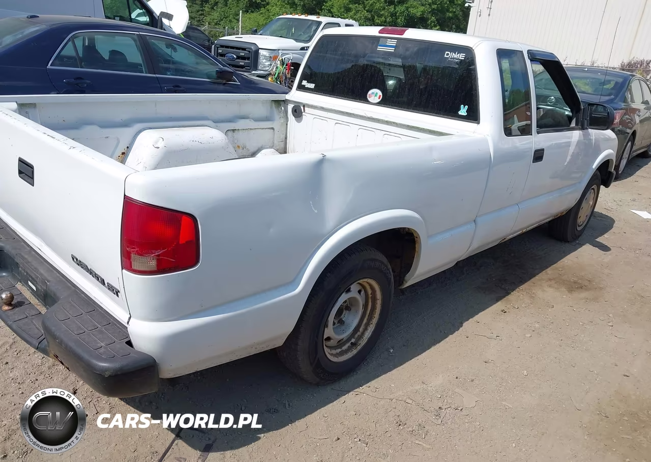 2003 Chevrolet S-10 VIN:1GCCS19H038142117 - 4