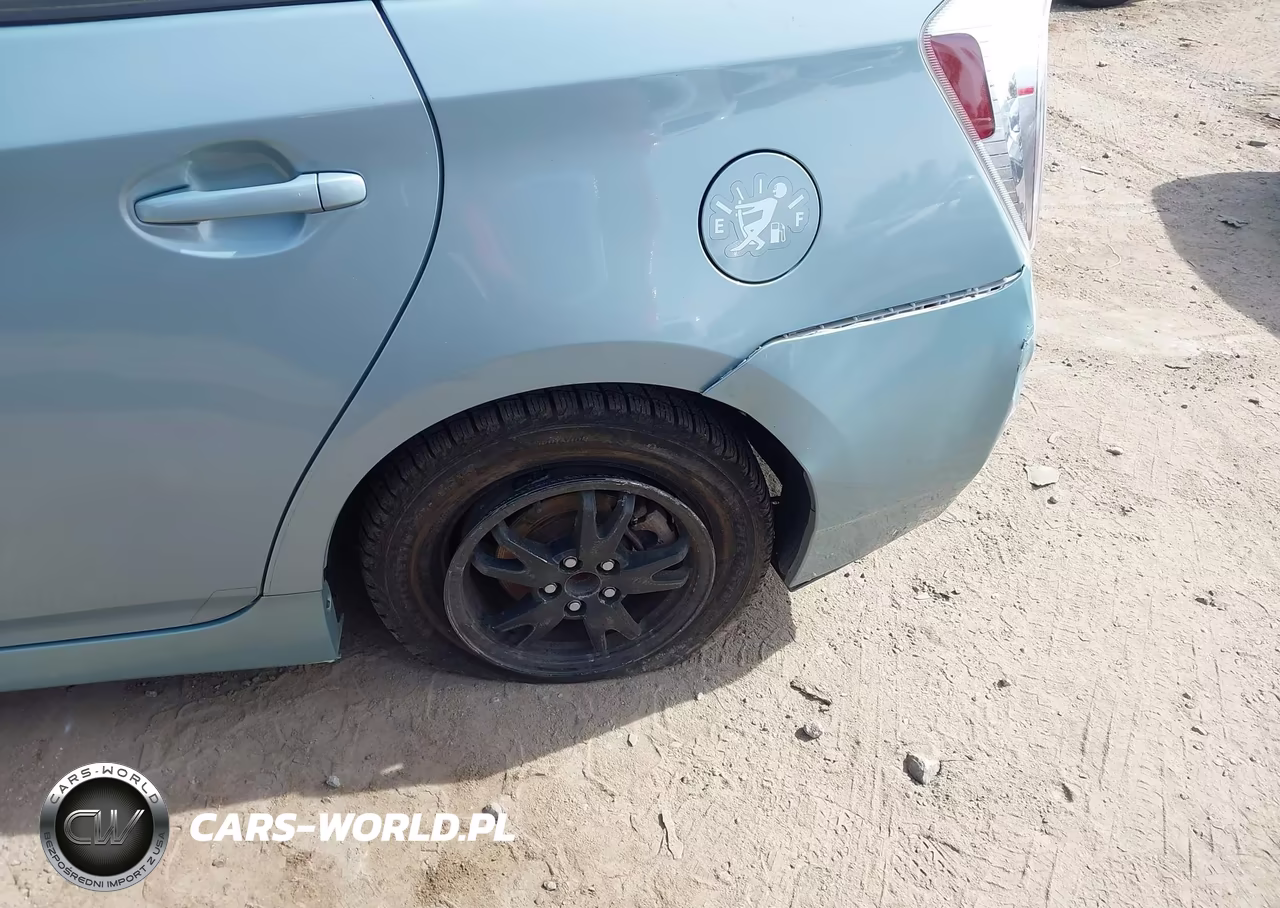 2015 Toyota Prius Four VIN:JTDKN3DU0F1915507 - 18