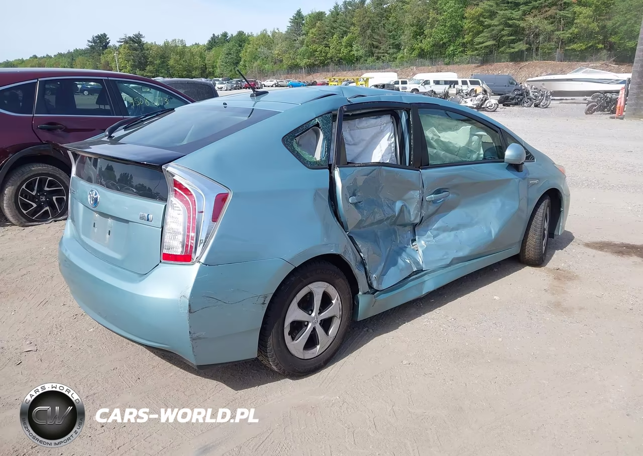 2015 Toyota Prius Four VIN:JTDKN3DU0F1915507 - 4