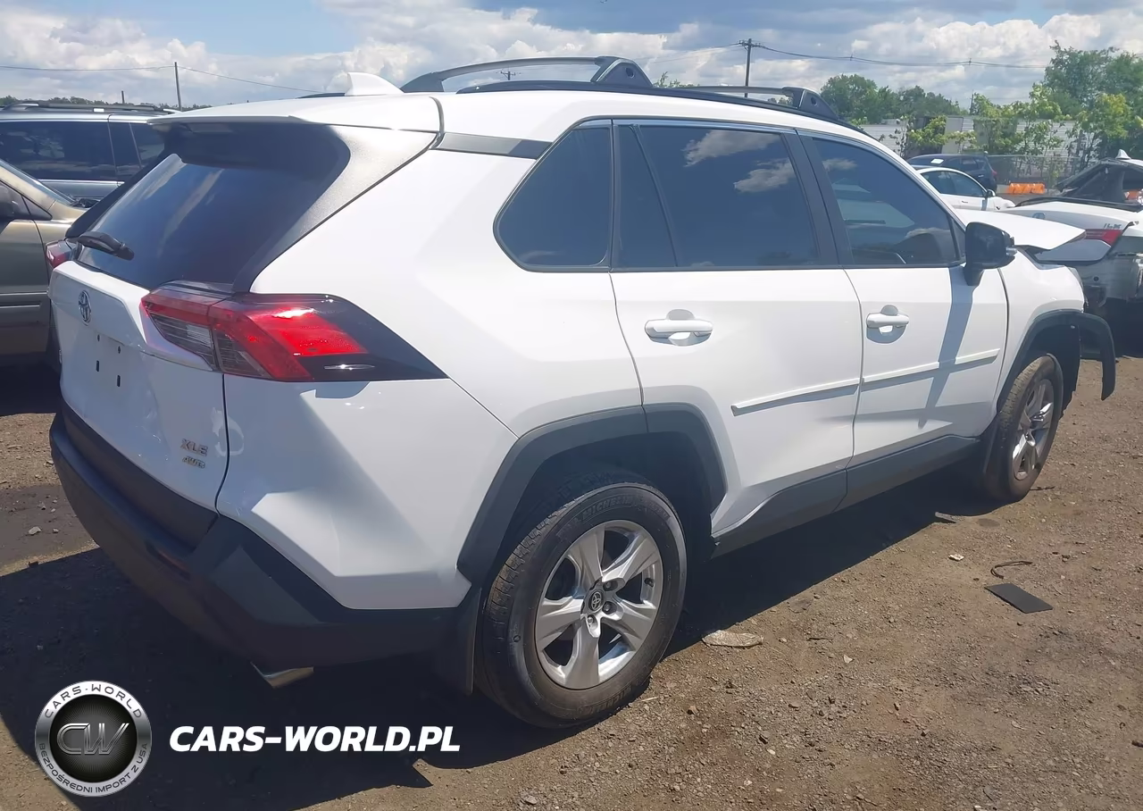 2023 Toyota Rav4 Xle VIN:2T3P1RFV5PC339444 - 4