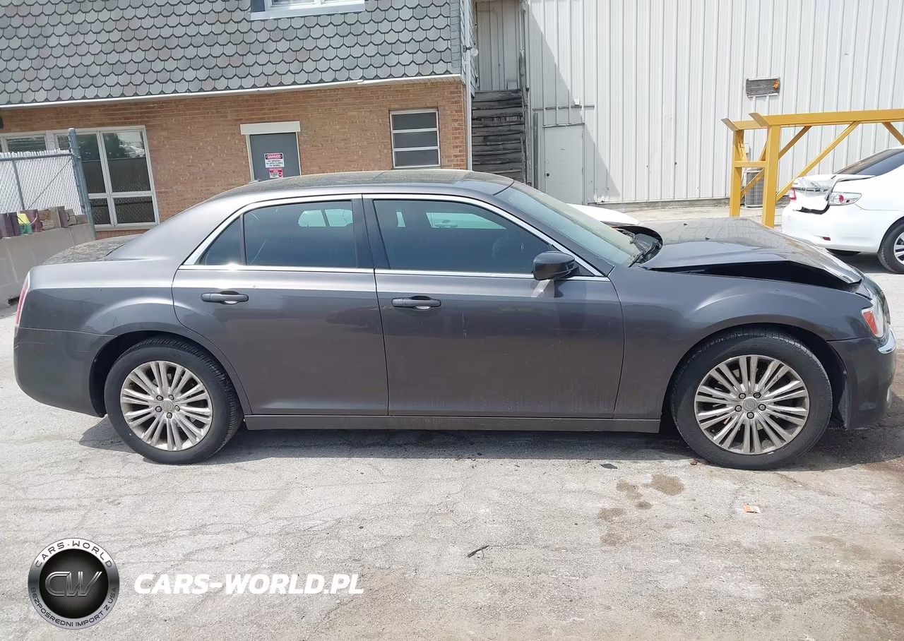 2013 Chrysler 300 Motown VIN:2C3CCARG0DH592192 - 13