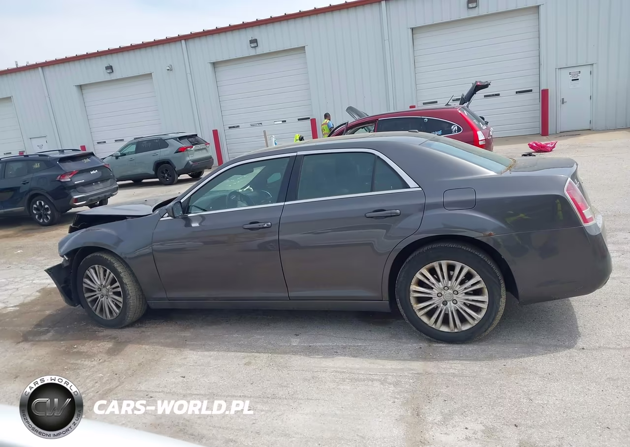 2013 Chrysler 300 Motown VIN:2C3CCARG0DH592192 - 14