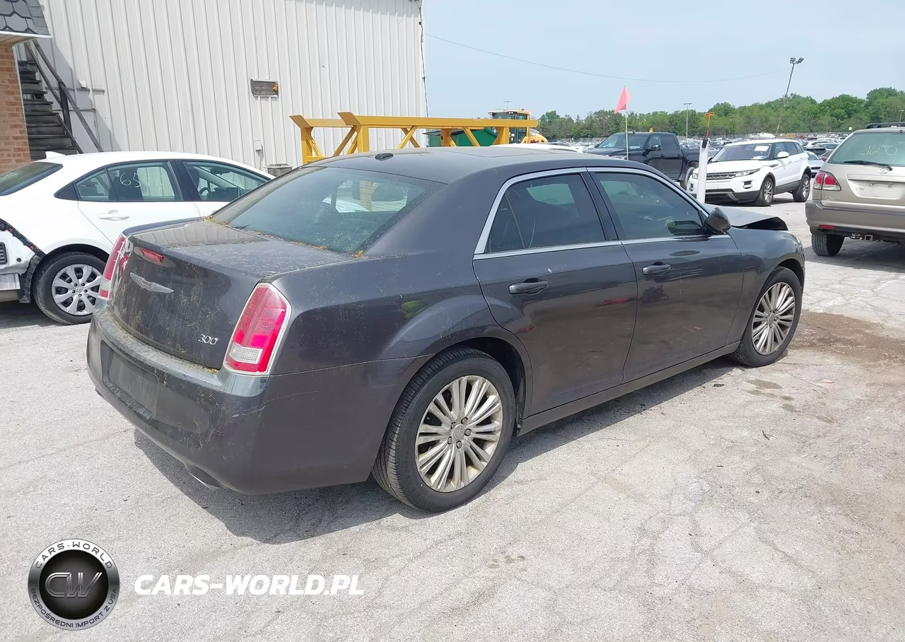 2013 Chrysler 300 Motown VIN:2C3CCARG0DH592192 - 4