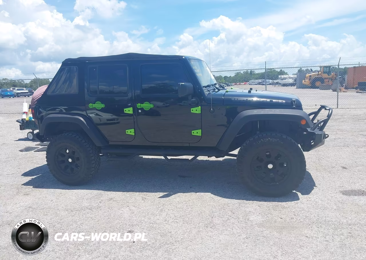 2015 Jeep Wrangler Unlimited Sport VIN:1C4BJWDG3FL745476 - 13