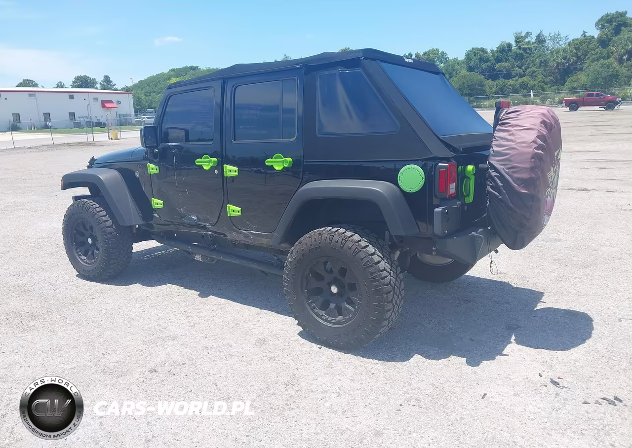 2015 Jeep Wrangler Unlimited Sport VIN:1C4BJWDG3FL745476 - 3