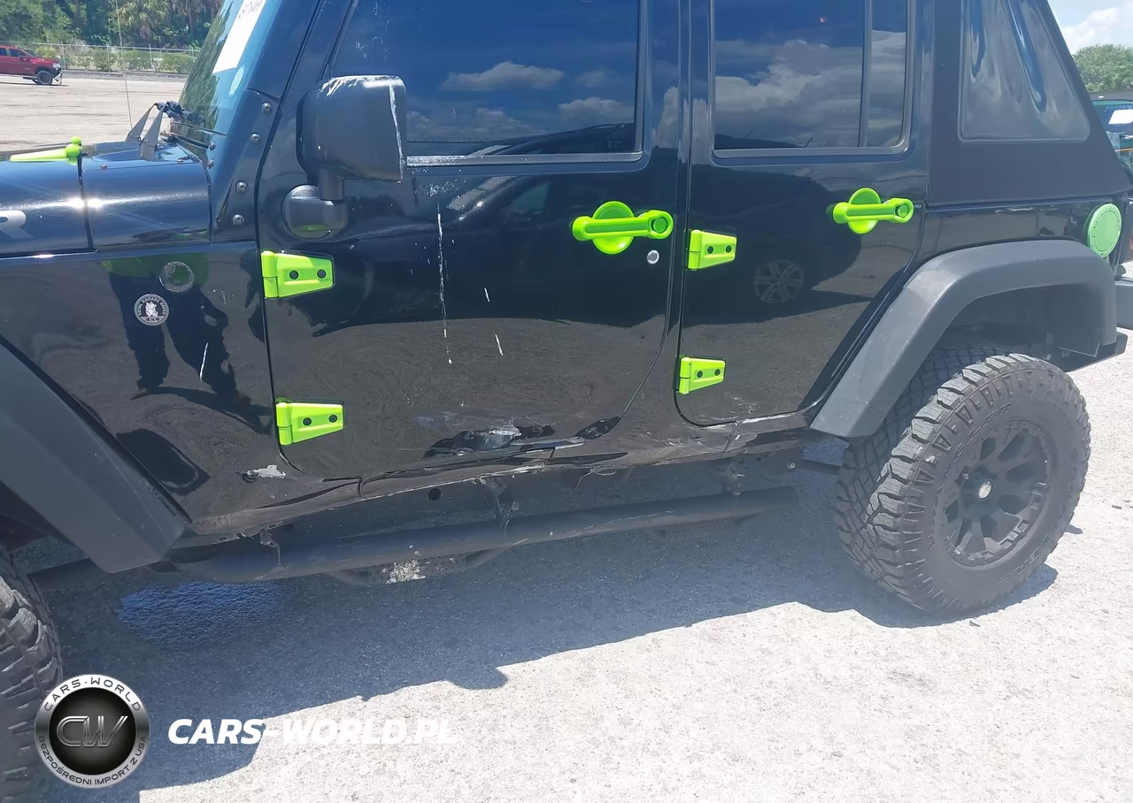 2015 Jeep Wrangler Unlimited Sport VIN:1C4BJWDG3FL745476 - 6