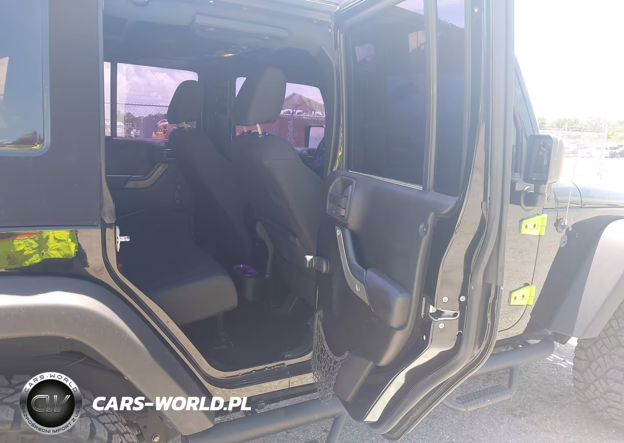 2015 Jeep Wrangler Unlimited Sport VIN:1C4BJWDG3FL745476 - 8