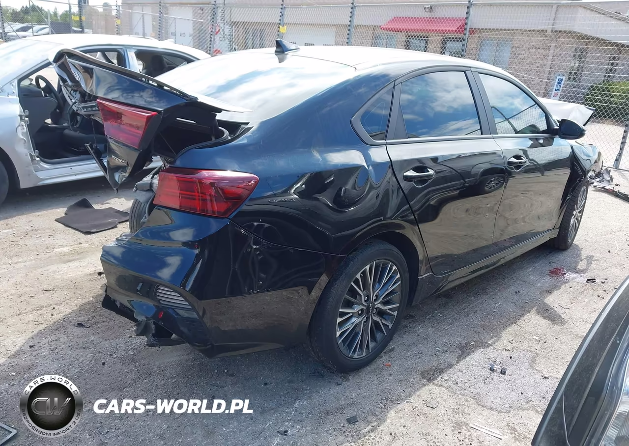 2024 Kia Forte Gt-Line VIN:3KPF54AD8RE759228 - 4
