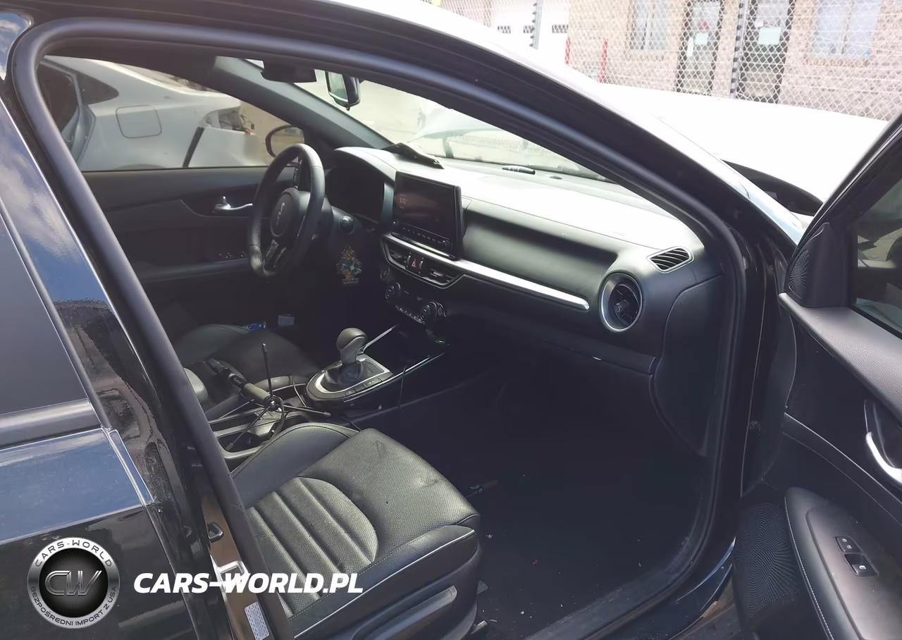 2024 Kia Forte Gt-Line VIN:3KPF54AD8RE759228 - 5