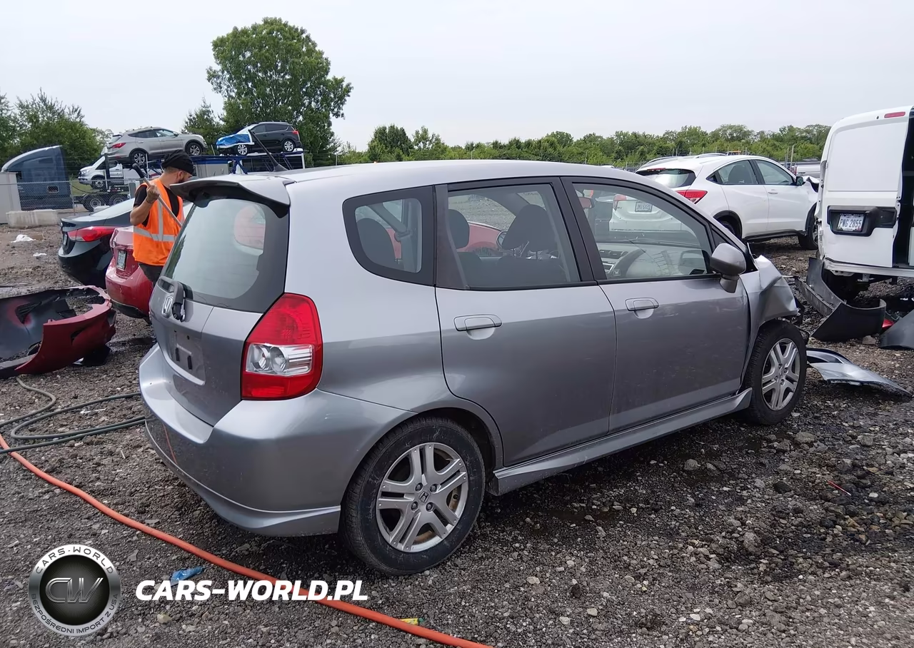 2008 Honda Fit Sport VIN:JHMGD38688S016555 - 4