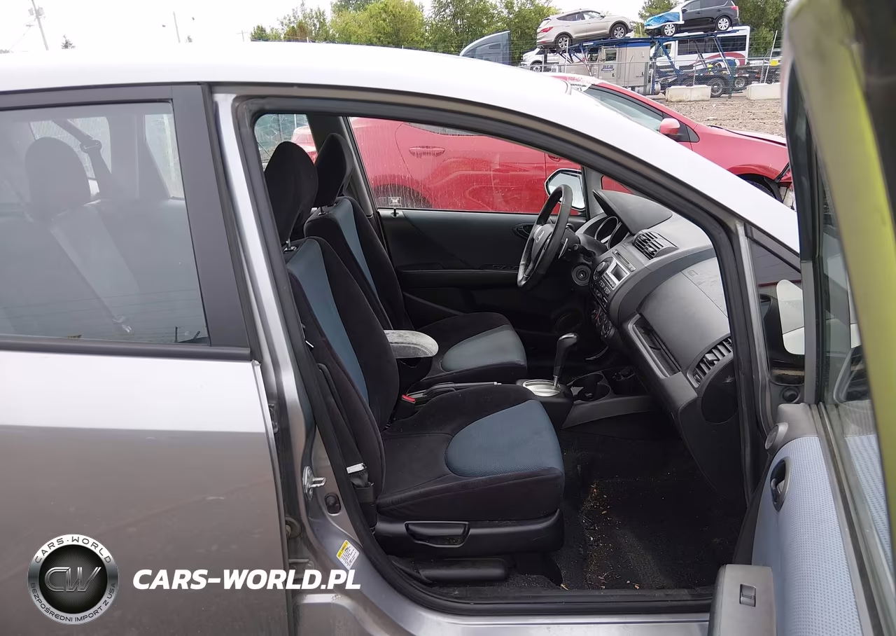 2008 Honda Fit Sport VIN:JHMGD38688S016555 - 5