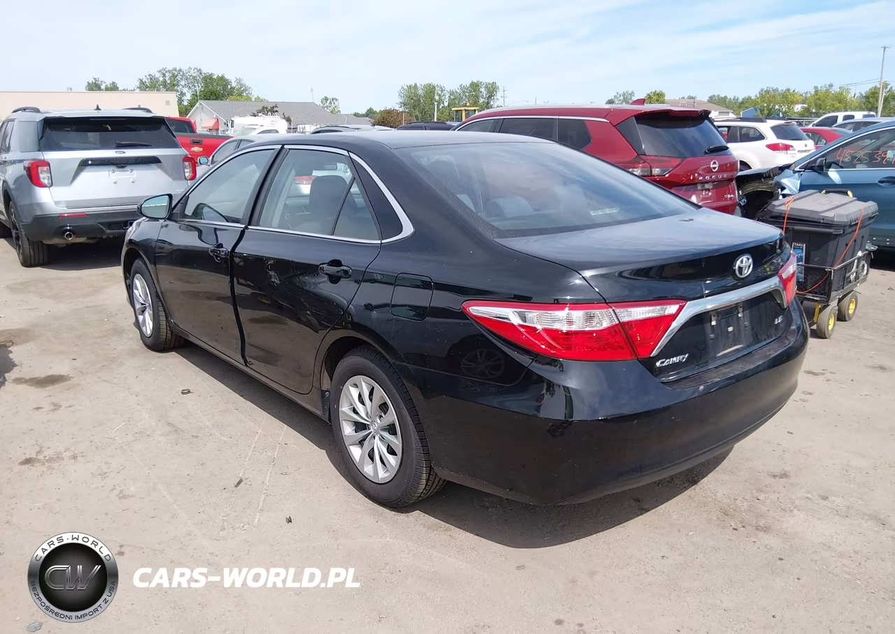 2017 Toyota Camry Le VIN:4T1BF1FK8HU709653 - 3
