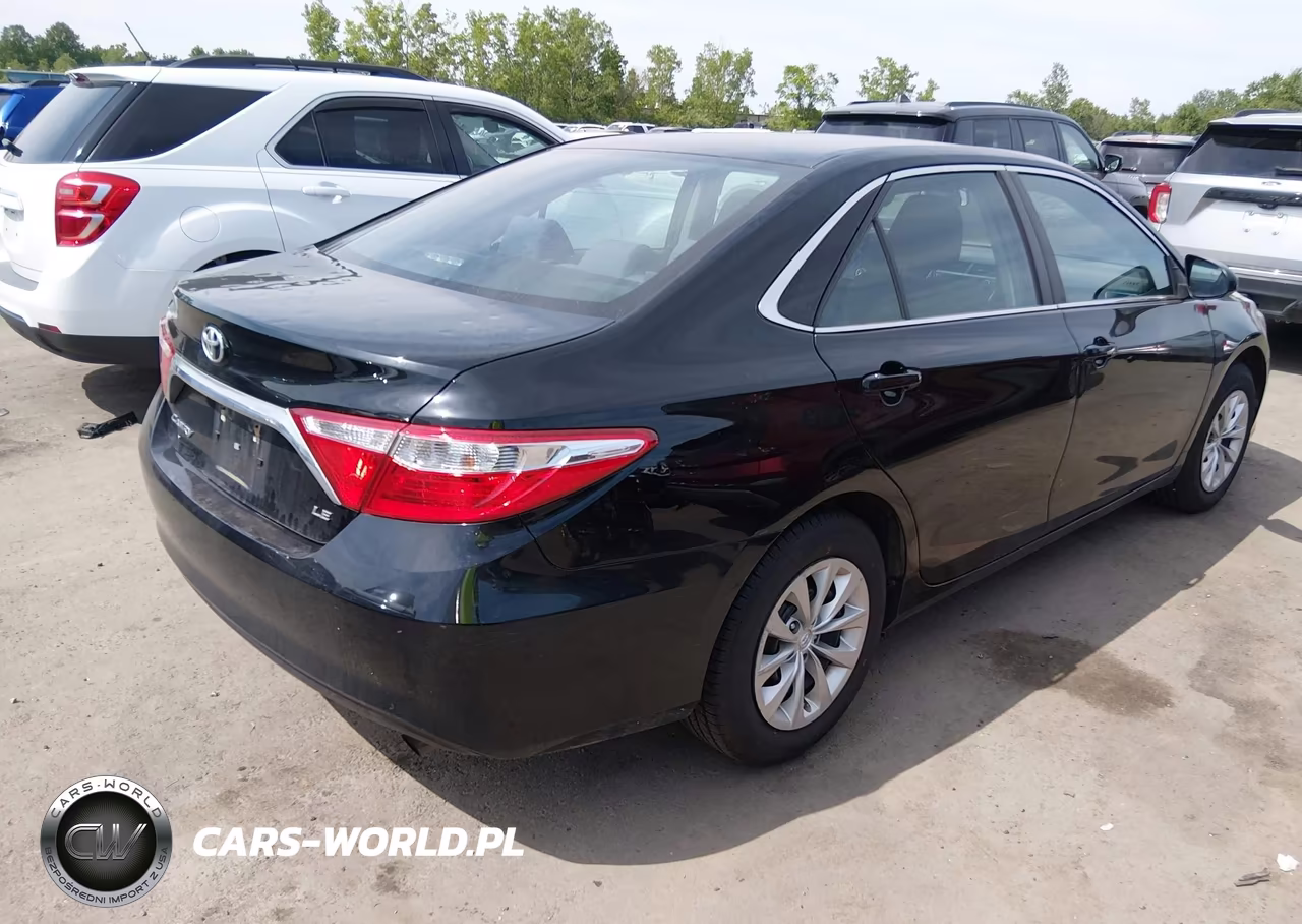 2017 Toyota Camry Le VIN:4T1BF1FK8HU709653 - 4