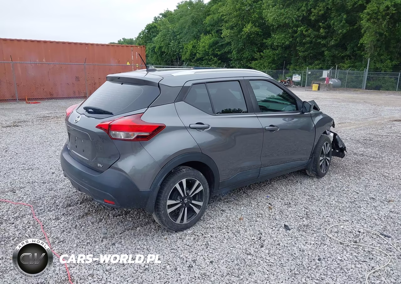 2018 Nissan Kicks Sv VIN:3N1CP5CU8JL512388 - 4