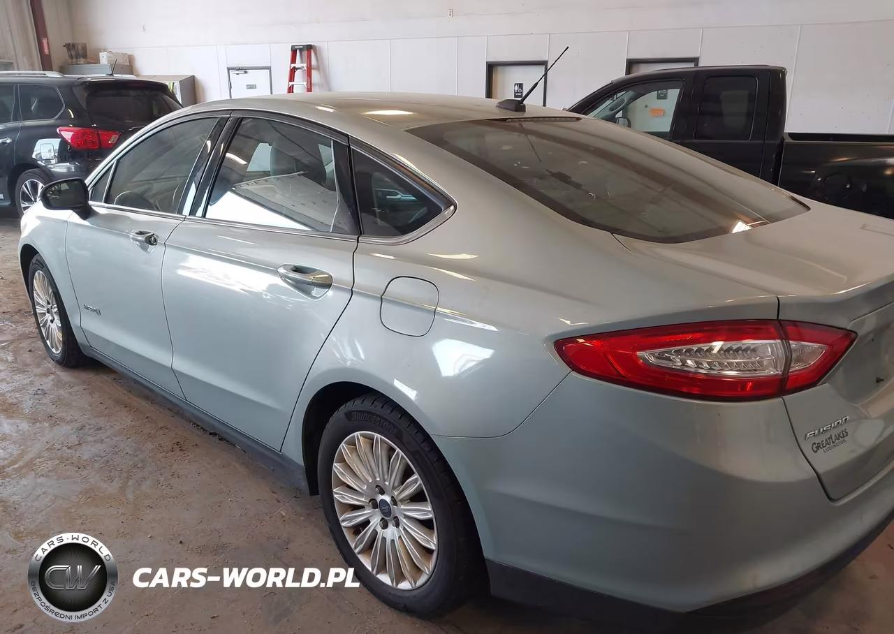 2014 Ford Fusion S Hybrid VIN:3FA6P0UU7ER267510 - 3